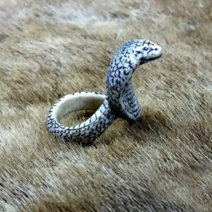 “Кобра” кольцо
